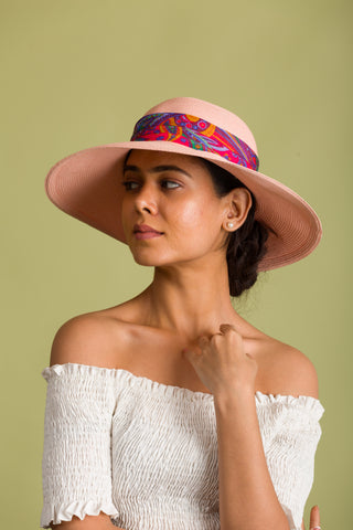 Summertime Hat for Chic Women (Wave Rider)