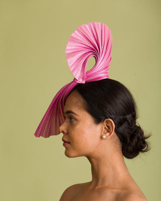 runway-inspired fascinator